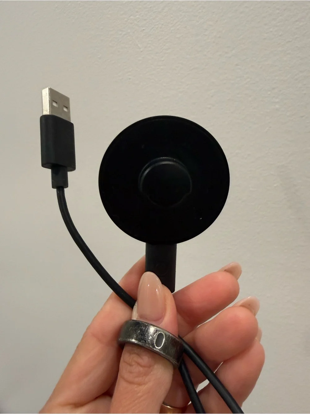 Oura Gen 3 Size 8 Heritage Black Fitness Tracker Ring, Charger and Cable